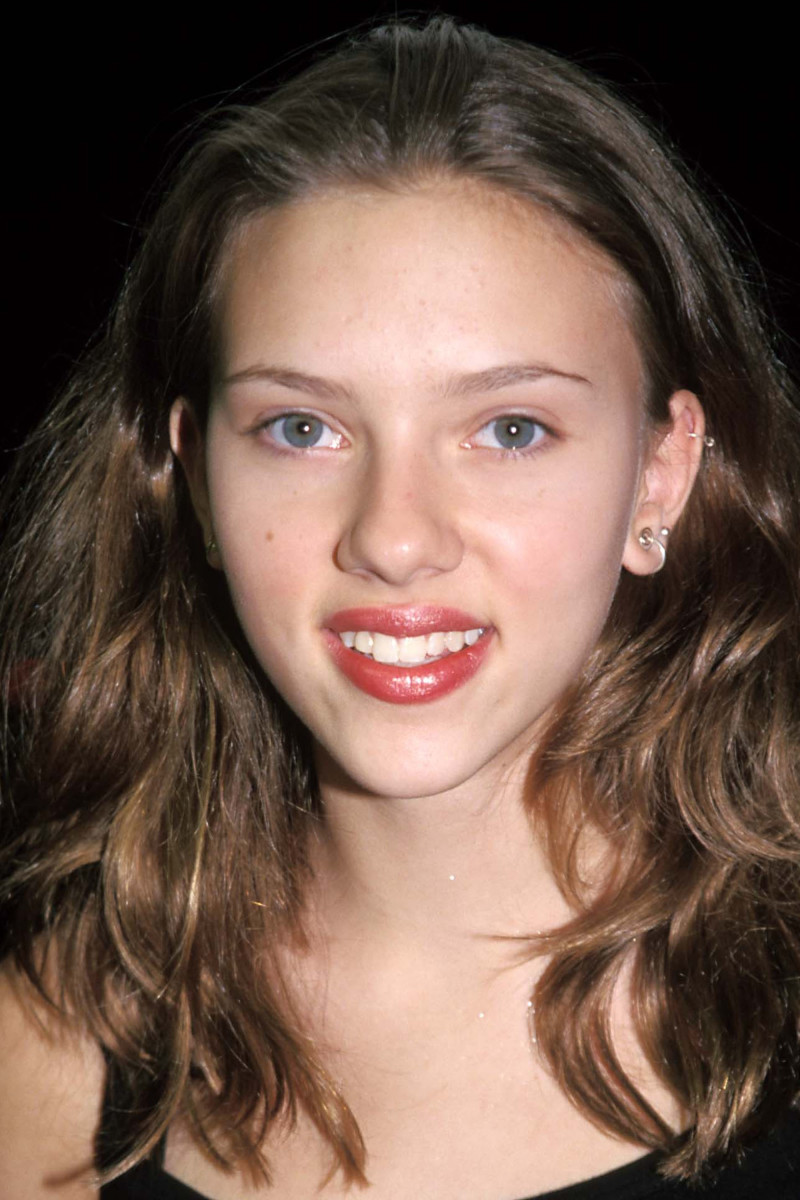 Scarlett Johansson A Solider's Daughter Never Cries New York City premiere party 1998