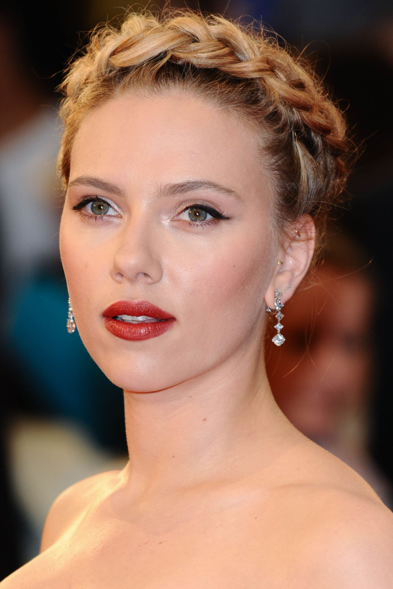 Scarlett Johansson The Avengers London premiere 2012