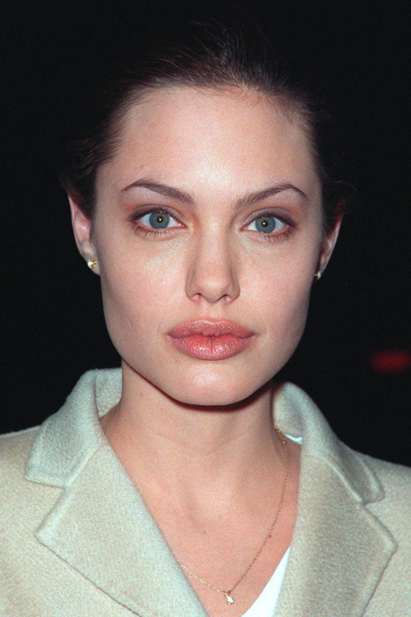 Angelina Jolie Playing by Heart Los Angeles premiere 1998
