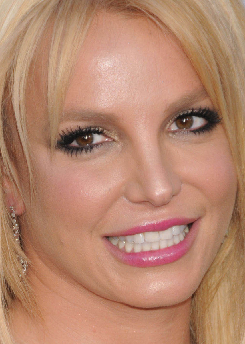 Britney Spears at the 2015 Billboard Music Awards close-up