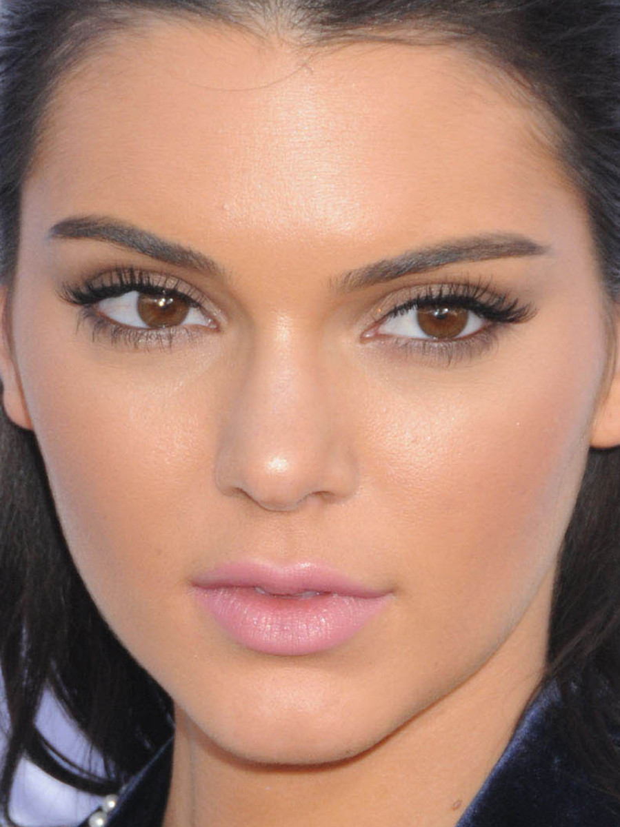Kendall Jenner at the 2015 Billboard Music Awards close-up