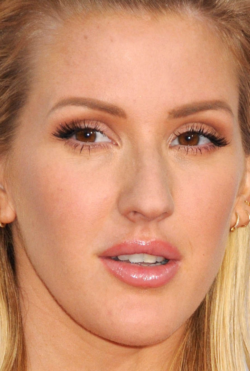 Ellie Goulding at the 2015 American Music Awards close-up