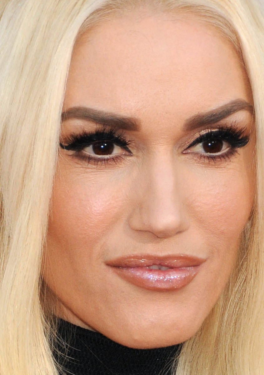 Gwen Stefani at the 2015 American Music Awards close-up