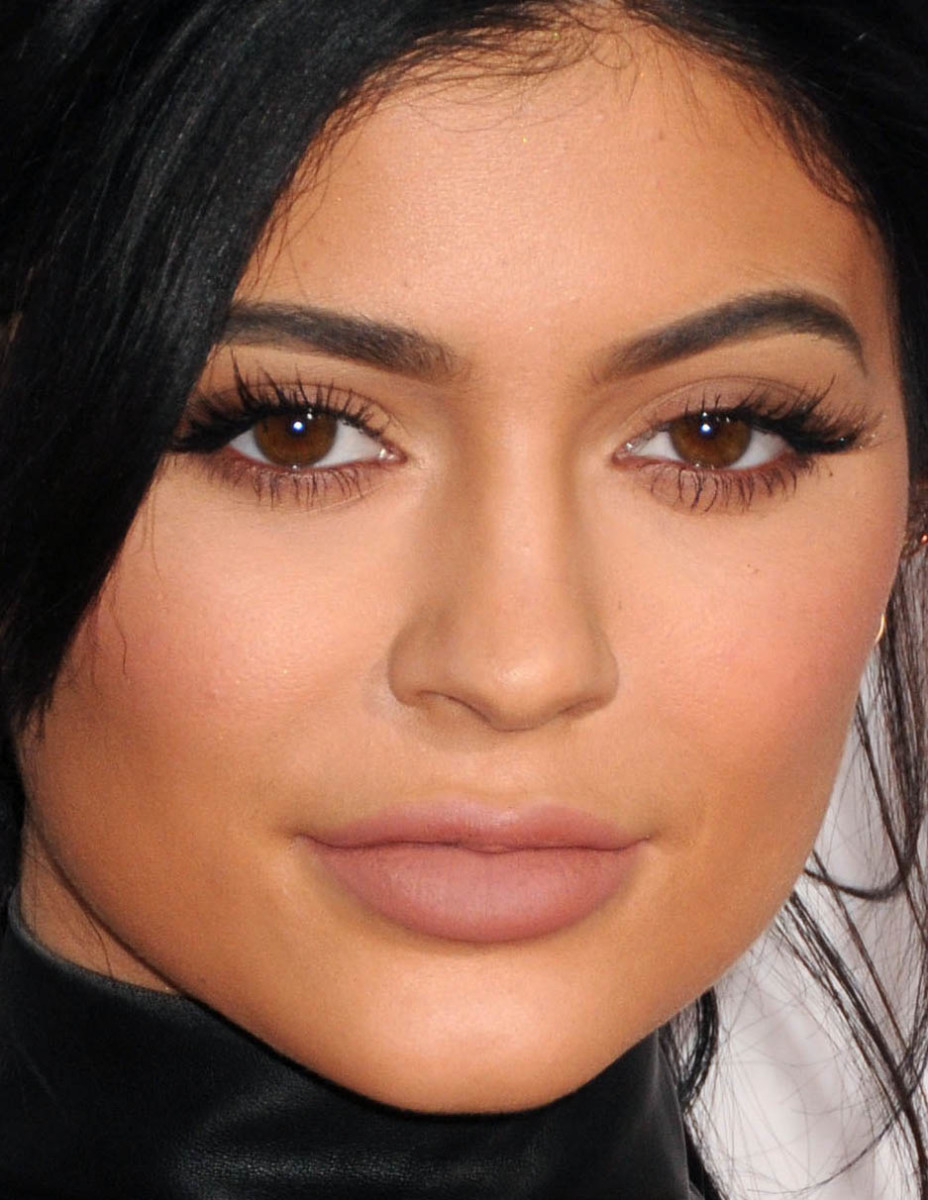 Kylie Jenner at the 2015 American Music Awards close-up