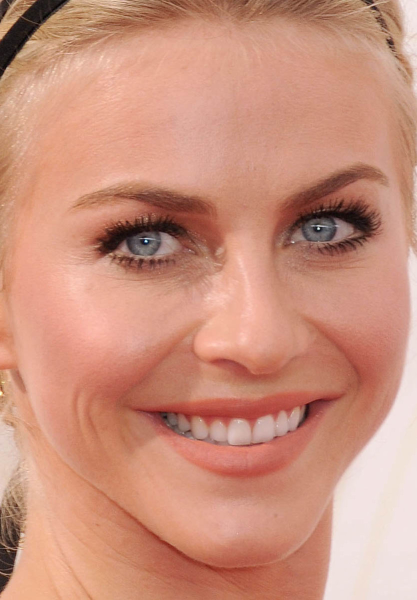 Julianne Hough at the 2015 Emmys close-up