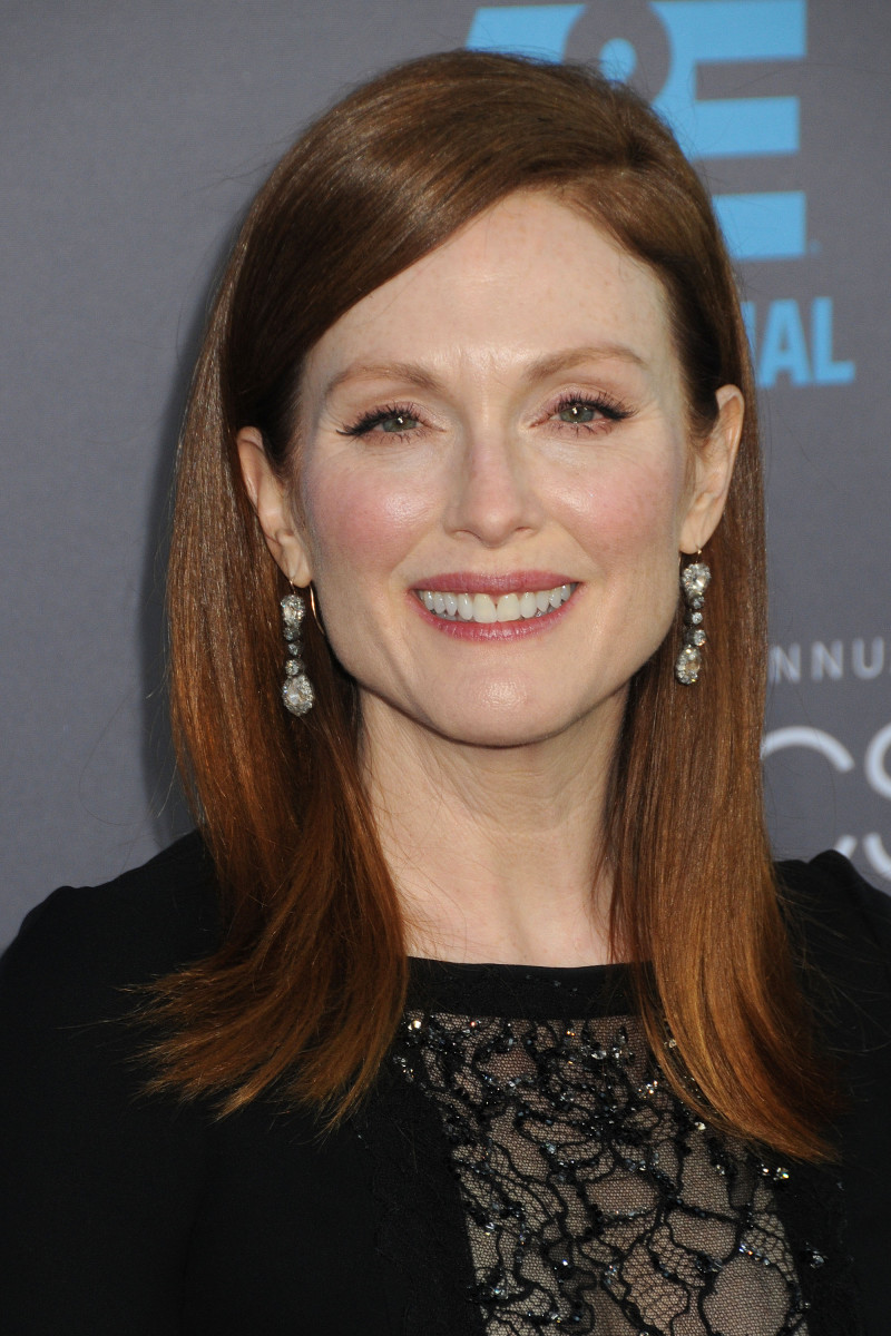 Julianne Moore at the 2015 Critics' Choice Awards