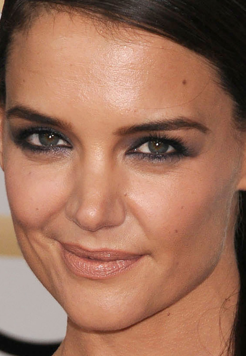 Katie Holmes at the 2015 Golden Globes close-up