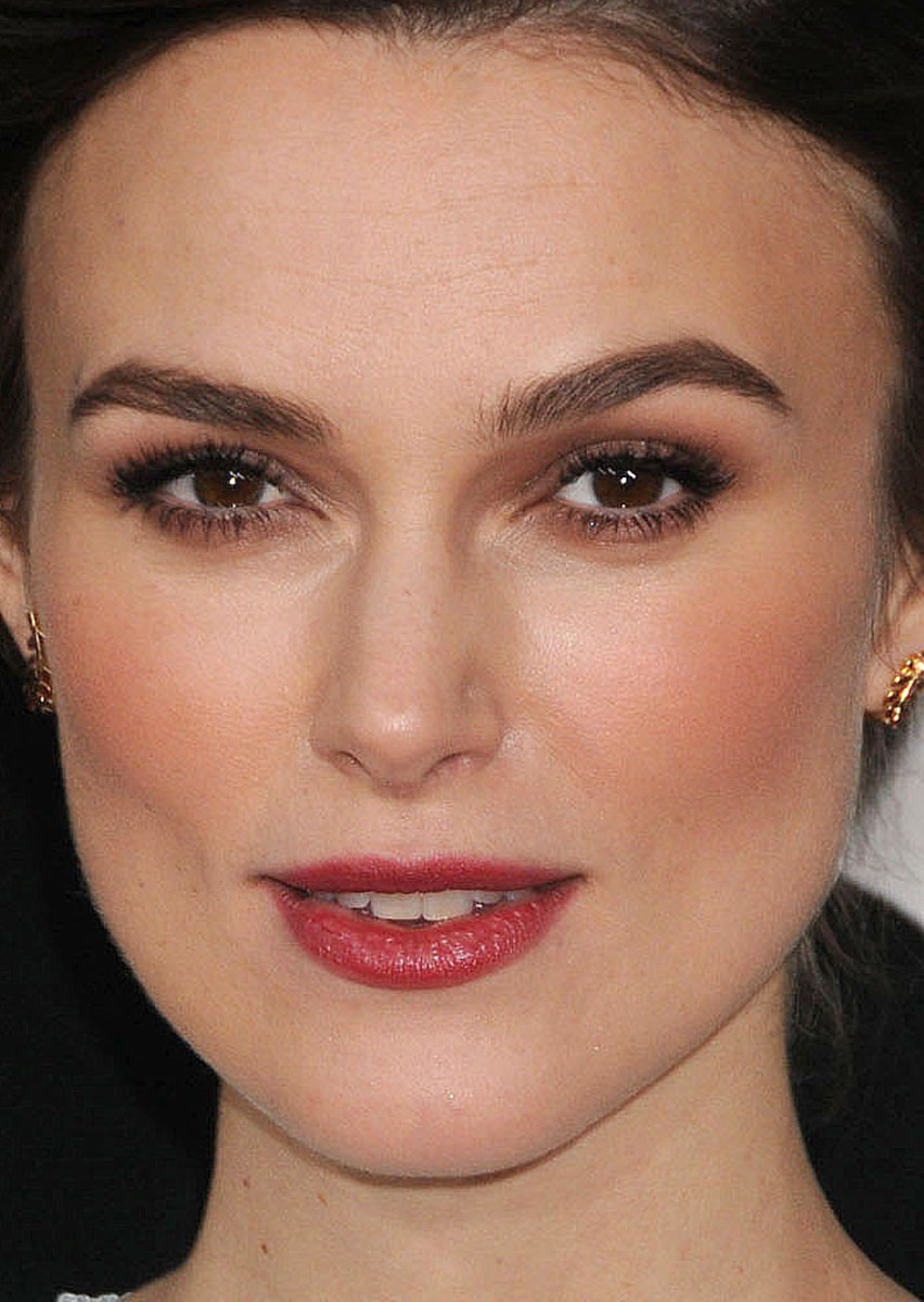 Keira Knightley at the 2015 Golden Globes close-up