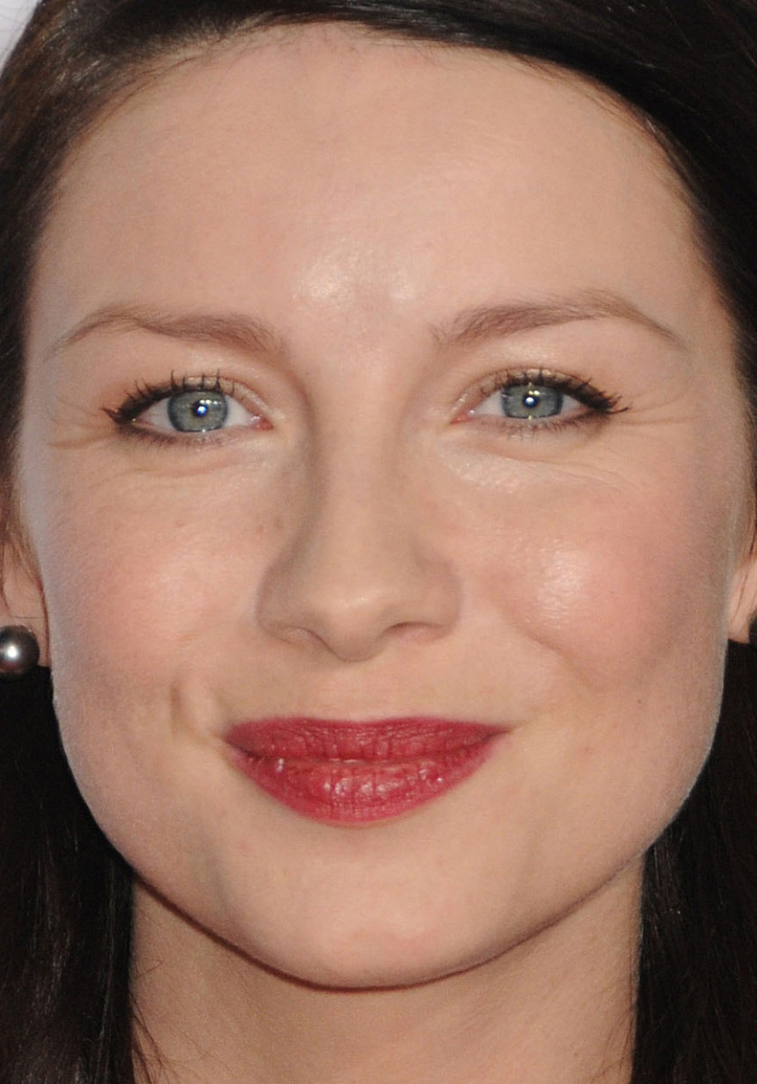 Caitriona Balfe at the 2015 People's Choice Awards close-up