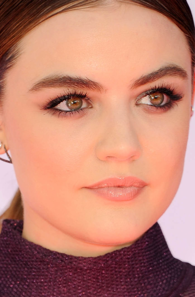 Lucy Hale Billboard Music Awards 2016 close-up