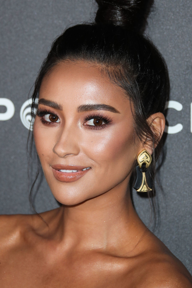 Shay Mitchell Entertainment Weekly Pre-SAG Awards Party 2019