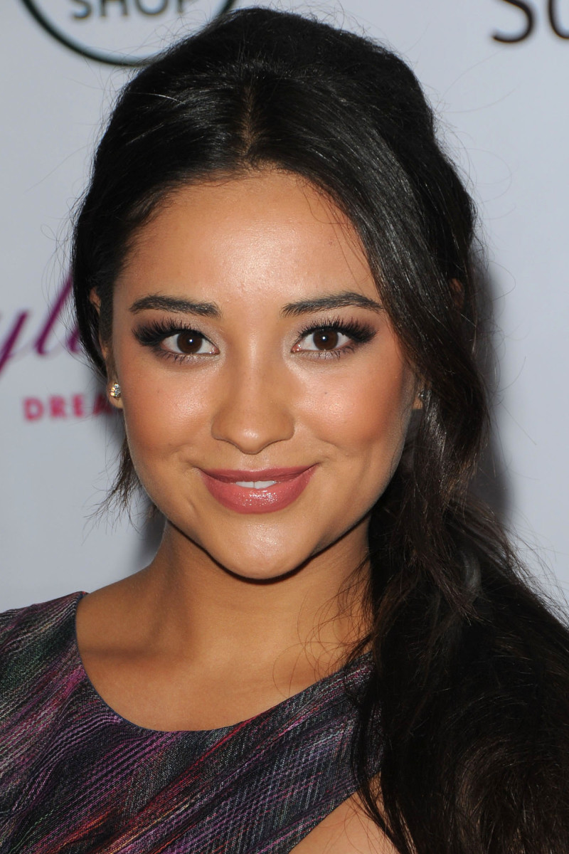 Shay Mitchell Somaly Mam Foundation Project Futures global campaign launch 2011